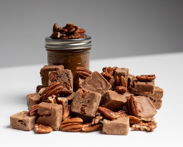 Pecan Turtle Fudge